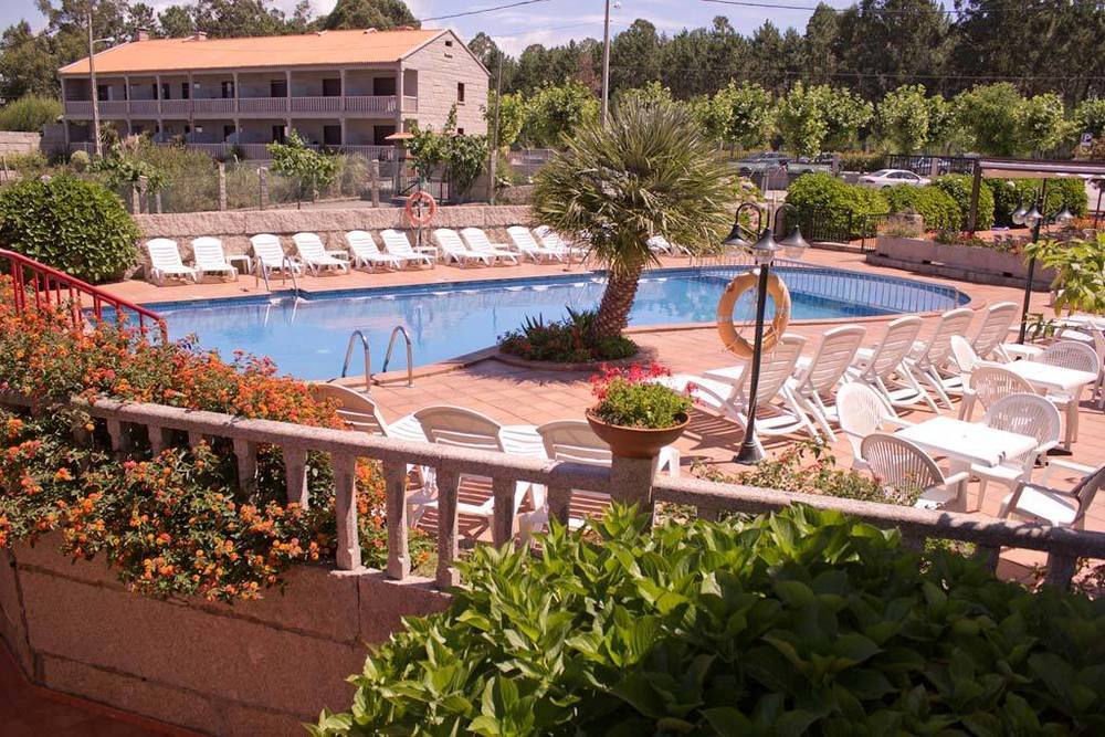 Hotel Piramide Портоново Екстериор снимка