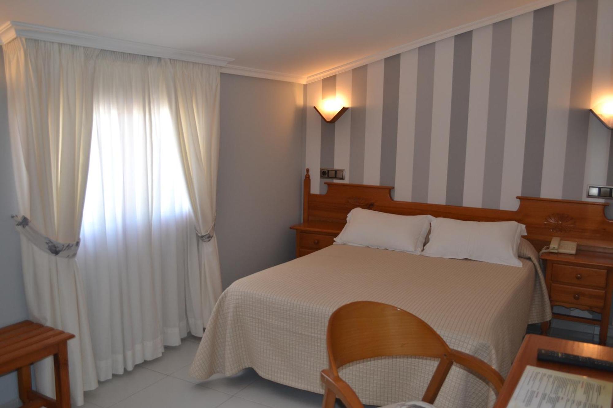 Hotel Piramide Портоново Стая снимка